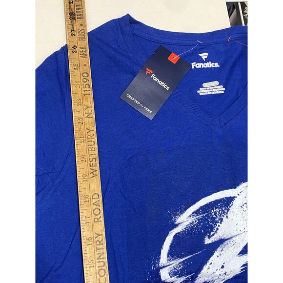 NWT Tampa Bay Lightning V-Neck T-Shirt Blue Women’s Size XL NHL Fan Gear - Picture 4 of 5